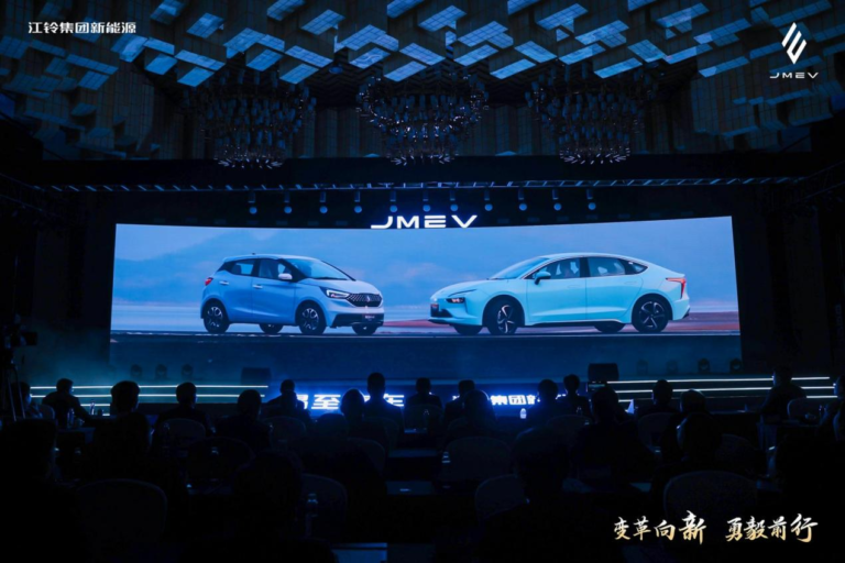 12.98万元/6.28万元起售,羿驰05 &易至EV3 PLUS杀疯了!